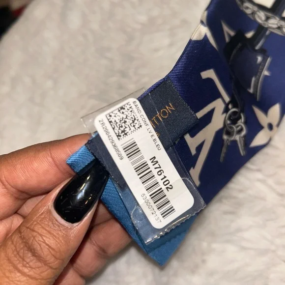 Louis Vuitton Confidential Silk Bandeau - Picture 2 of 10